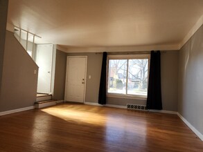 214 Potter Ave in Royal Oak, MI - Building Photo - Building Photo