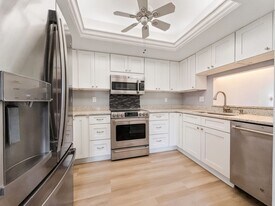 1701 Courtyard Way in Naples, FL - Building Photo