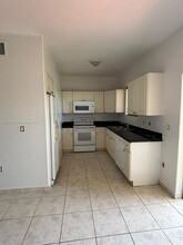 7200 NW 174th Terrace in Hialeah, FL - Building Photo - Building Photo