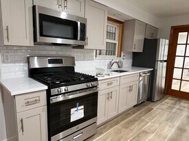 13 Calumet St, Unit Ground level 1st floor in Newark, NJ - Building Photo