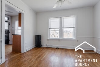 2563 W Montrose Ave in Chicago, IL - Building Photo - Building Photo