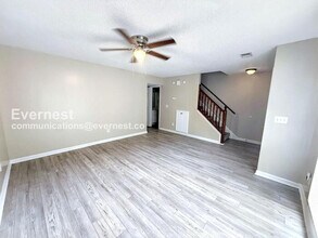 5259 Falling Creek Ln in Birmingham, AL - Foto de edificio - Building Photo