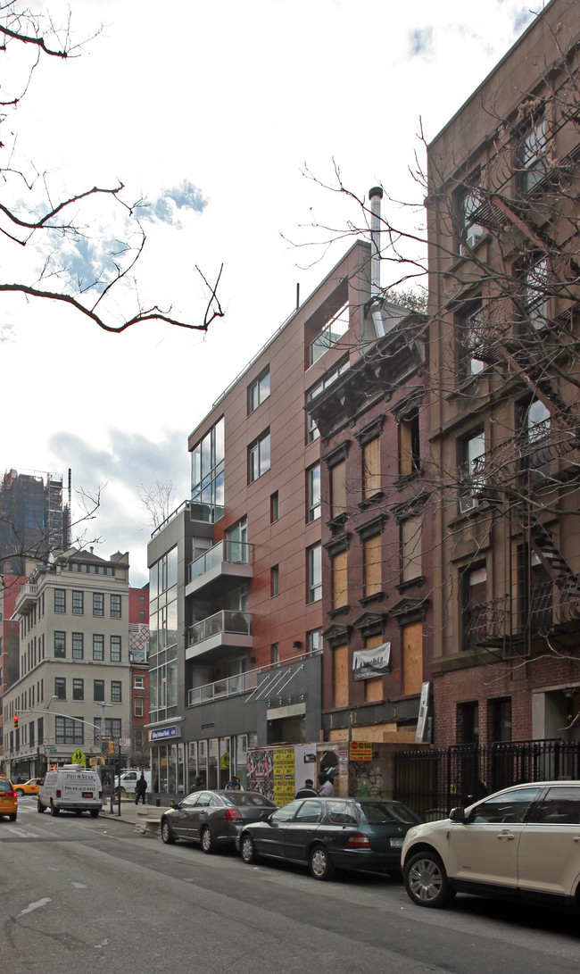 157 Eighth Ave in New York, NY - Foto de edificio - Building Photo