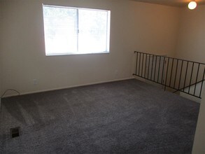 4693 S Arlington Park Dr-Unit -3 in West Valley City, UT - Foto de edificio - Building Photo