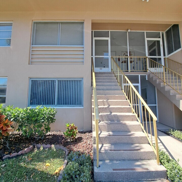 151 Stratford K in West Palm Beach, FL - Building Photo