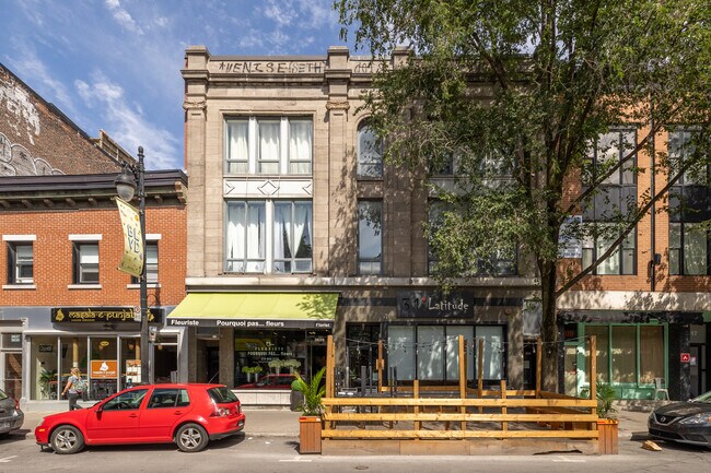 3623-3631 Saint-Laurent Boul in Montréal, QC - Building Photo - Building Photo