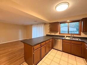 4403 Panther Ct NE in Keizer, OR - Building Photo - Building Photo