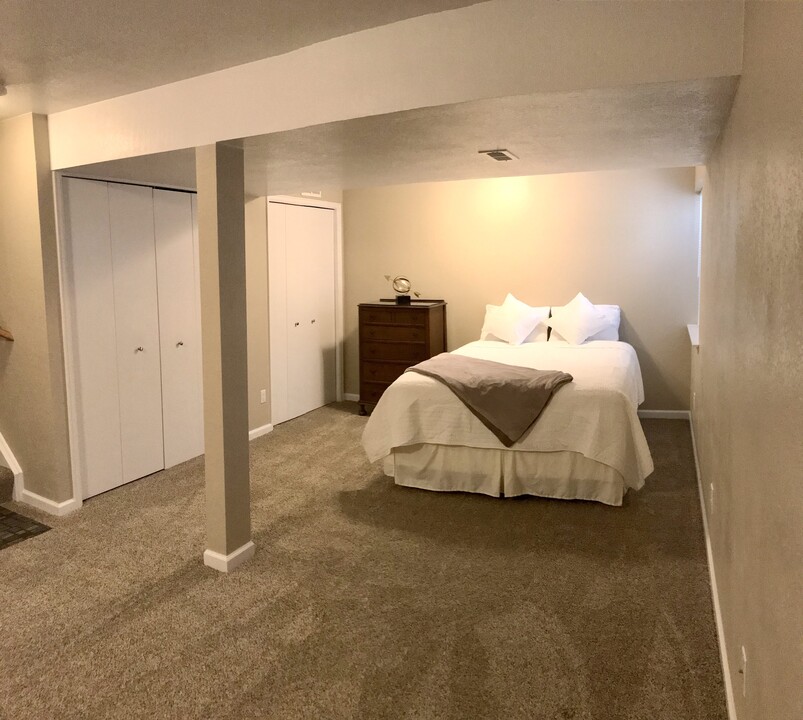 3214 Barclay Ct, Unit Basement Studio in Evans, CO - Foto de edificio