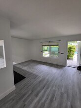 1012 SE 15th St, Unit 10 in Fort Lauderdale, FL - Building Photo - Building Photo