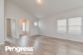 2370 Spring Blossom Dr in Colorado Springs, CO - Foto de edificio - Building Photo