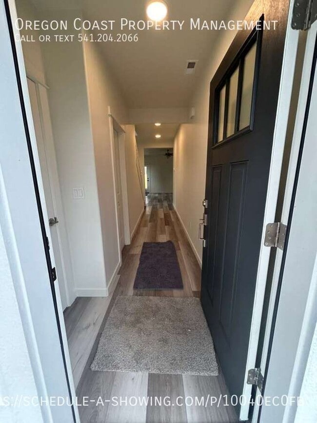 15 Johnson St in Depoe Bay, OR - Building Photo - Building Photo