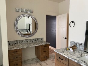 15550 Riverside Rd in Caldwell, ID - Building Photo - Building Photo