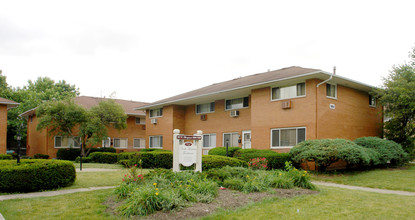 North Meadows Townhomes in Columbus, OH - Building Photo - Building Photo