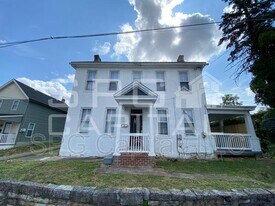 424 S 3rd St in Chambersburg, PA - Building Photo