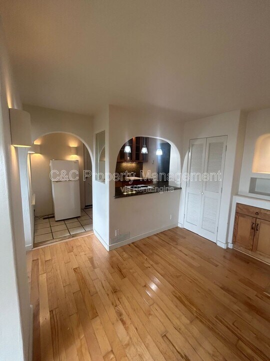 1194 Sterling Ave in Berkeley, CA - Building Photo