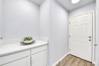 9009 Richmond Ave. in Houston, TX - Building Photo - Building Photo