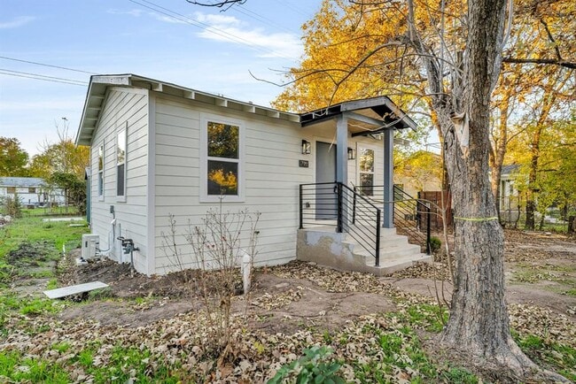 property at 1110 Richardine Ave