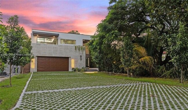 property at 807 SW 12th Ave