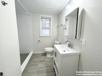 151 E Cottage St, Unit 2 in Boston, MA - Foto de edificio - Building Photo