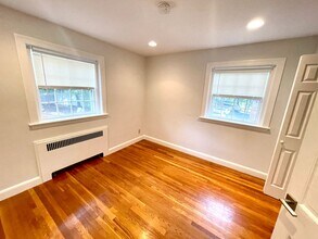 75 Wyman St in Newton, MA - Building Photo - Building Photo