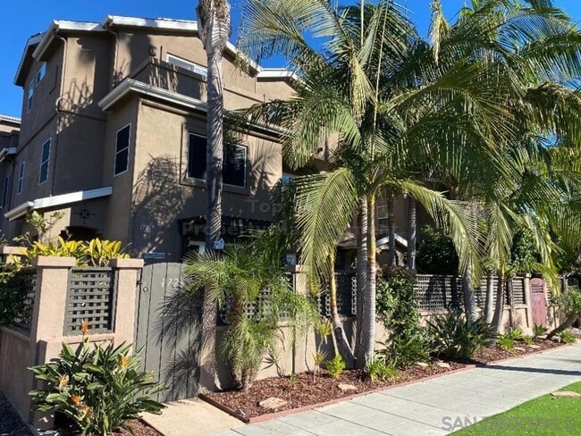 property at 1726 Grand Ave