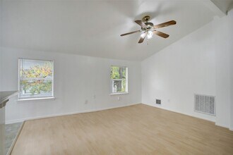 1127 Yale St in Houston, TX - Building Photo - Building Photo