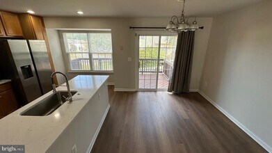 15703 London Pl in Montclair, VA - Building Photo - Building Photo