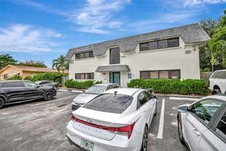 5731 NE 18th Ave in Fort Lauderdale, FL - Building Photo - Building Photo