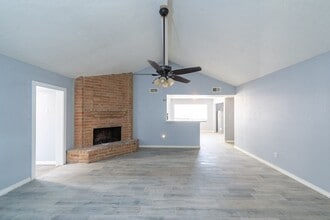 3323 Silverside Dr in Katy, TX - Building Photo - Building Photo