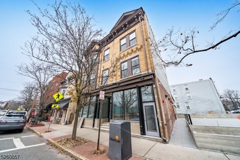 6 Depot Sq, Unit Stunning 2-Bedroom in Montclair, NJ - Foto de edificio