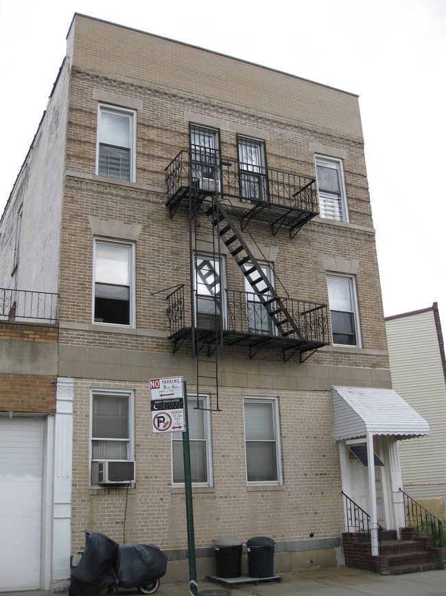 265 N 9th St in Brooklyn, NY - Foto de edificio - Building Photo