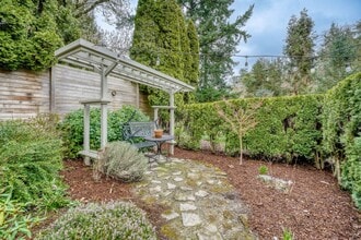 1952 26th Ave E in Seattle, WA - Building Photo - Building Photo