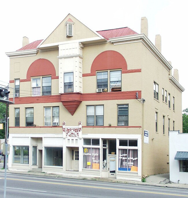 7045-7049 Montgomery Rd in Cincinnati, OH - Building Photo - Building Photo