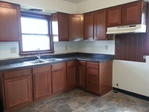 5066-5068-5068 N 84th St in Milwaukee, WI - Building Photo - Building Photo