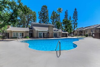 The Parks at Fig Garden in Fresno, CA - Building Photo - Building Photo