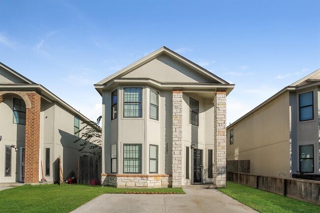 3007 La Estancia Ln photo'