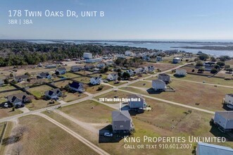 178 Twin Oaks Dr in Hampstead, NC - Building Photo - Building Photo