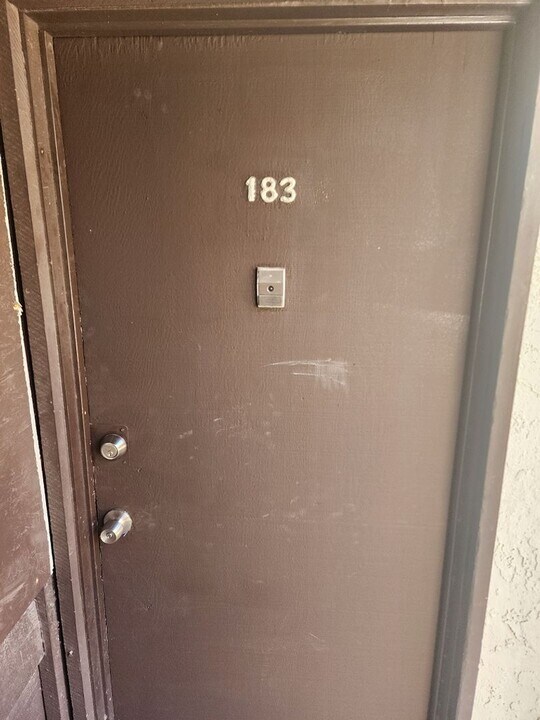 1405 E Vegas Valley Dr in Las Vegas, NV - Building Photo