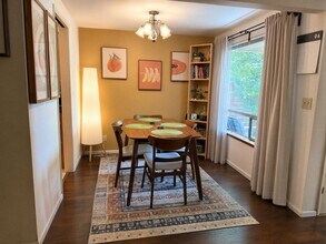 5208 Sand Point Way NE in Seattle, WA - Building Photo - Building Photo