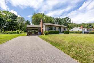 27 Lathrop Dr in Coventry, CT - Building Photo - Building Photo