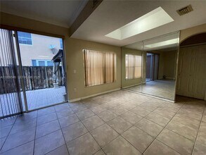 8507 NW 140th Ter, Unit 801 in Miami Lakes, FL - Building Photo - Building Photo