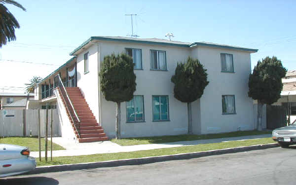 931 Dawson Ave in Long Beach, CA - Foto de edificio - Building Photo