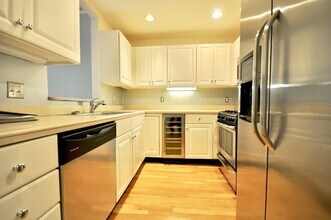 342 Bunker Hill St, Unit 2D in Boston, MA - Building Photo - Building Photo