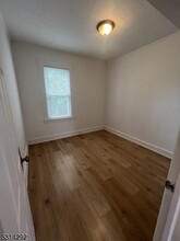 9 Davidson St in Clifton, NJ - Building Photo - Building Photo