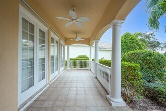 8435 Yorke Rd in Wellington, FL - Foto de edificio - Building Photo