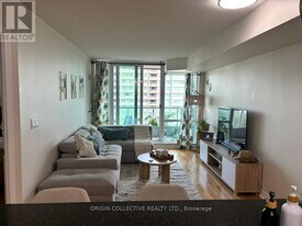 1 Elm Dr W in Mississauga, ON - Building Photo