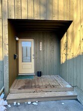 2046 Eastridge Dr in Anchorage, AK - Building Photo - Building Photo