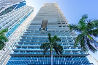 1100 Biscayne Blvd, Unit 2907 in Miami, FL - Foto de edificio - Building Photo