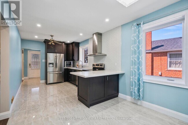 property at 31 Rossford Rd