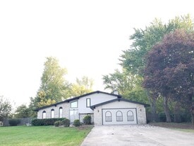 24805 Murphy Rd in Wilmington, IL - Building Photo